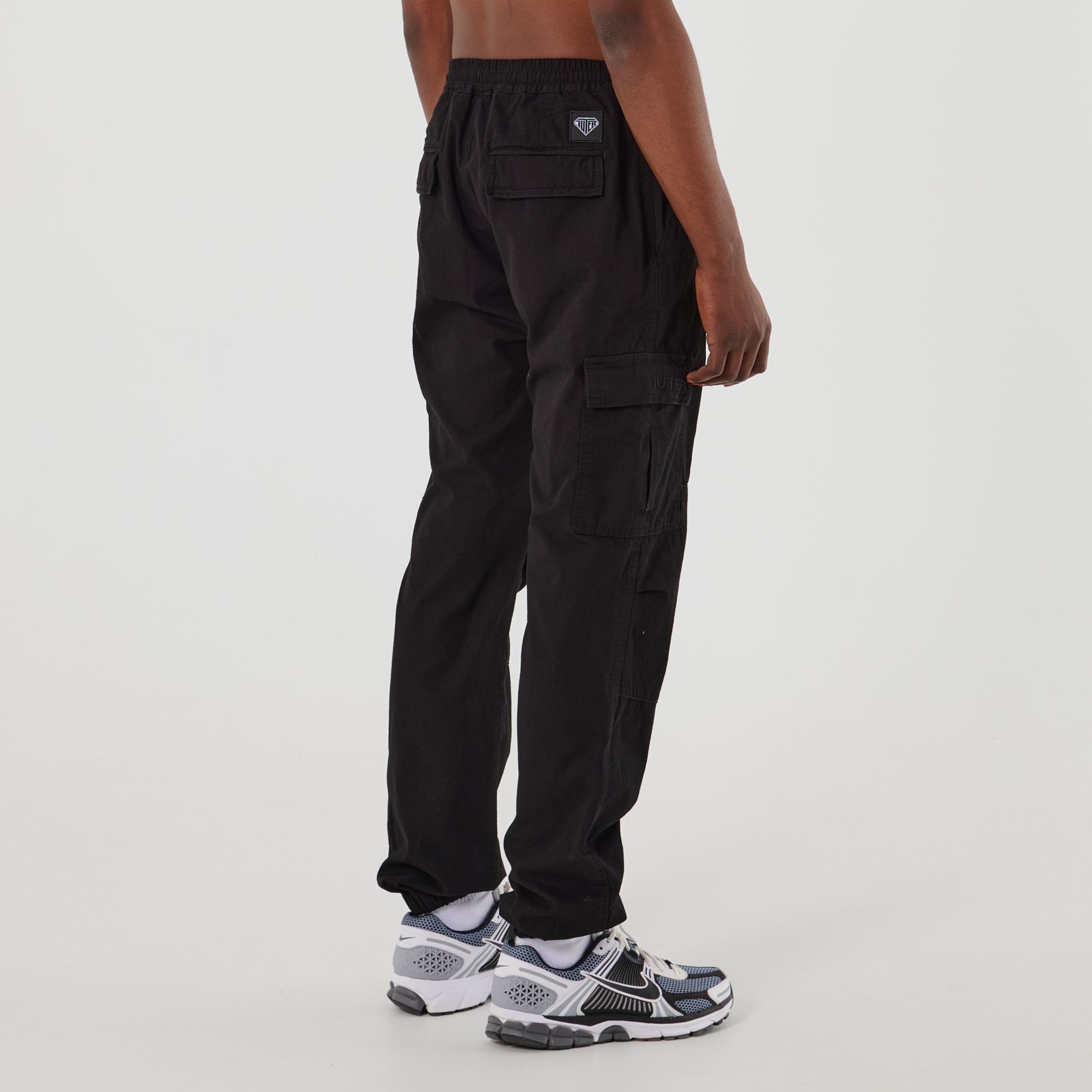 Iuter Cargo Jogger (Black)