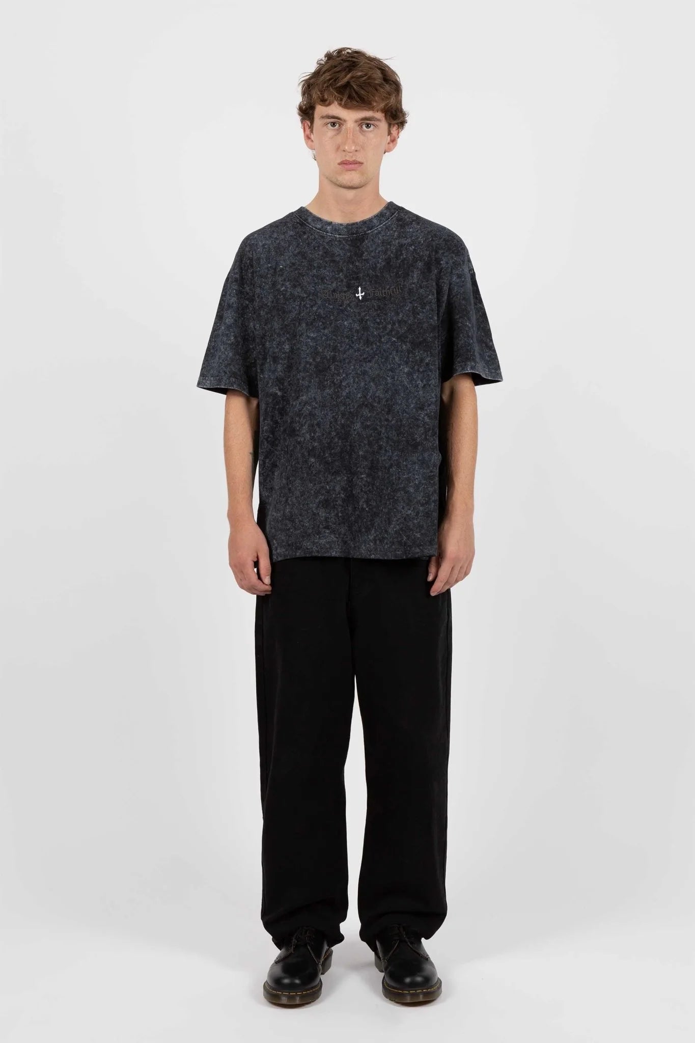 Chill Kingdom Sight T-Shirt (Faded Black)